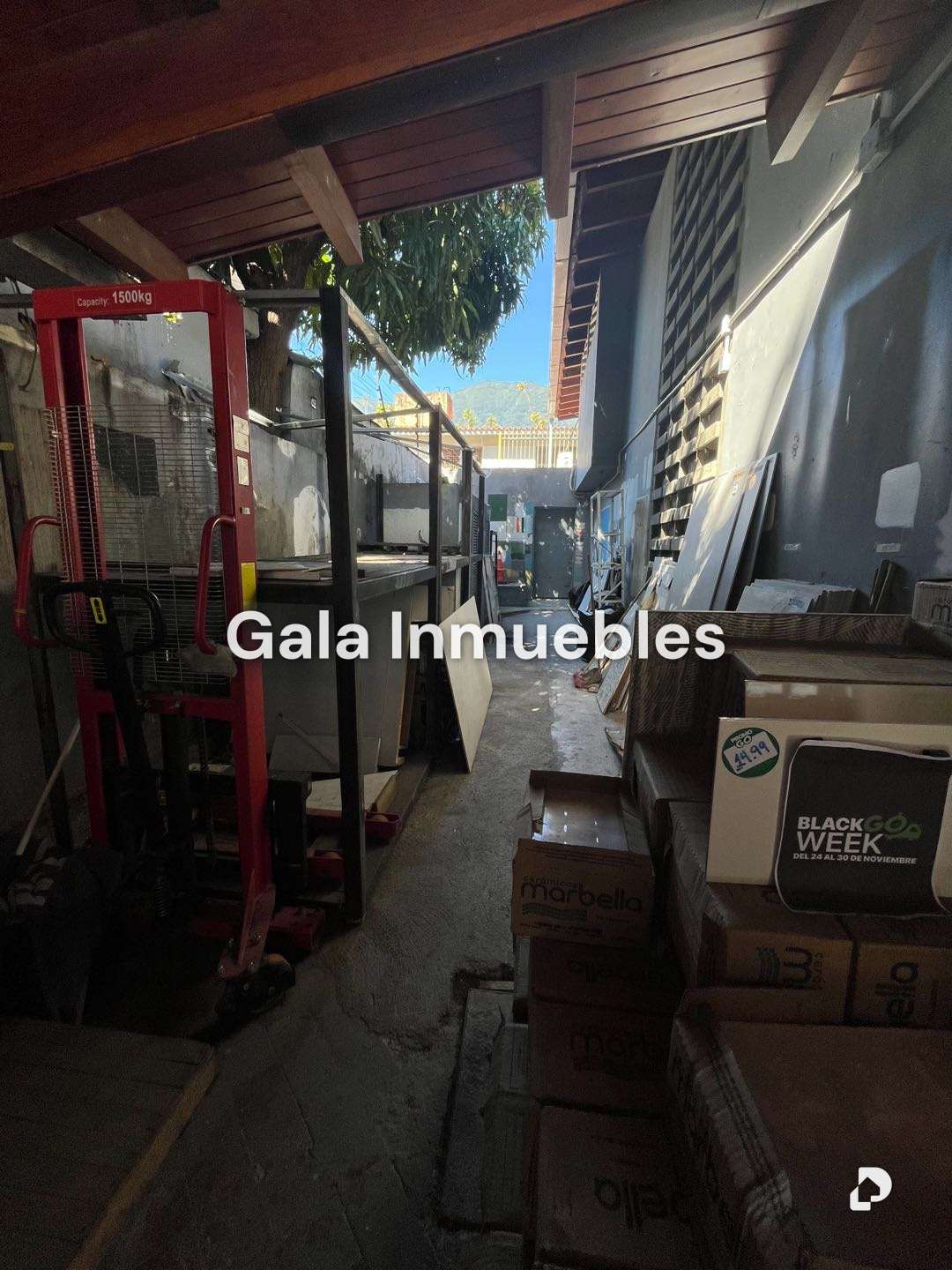 Local comercial en Chuao, Caracas – 23