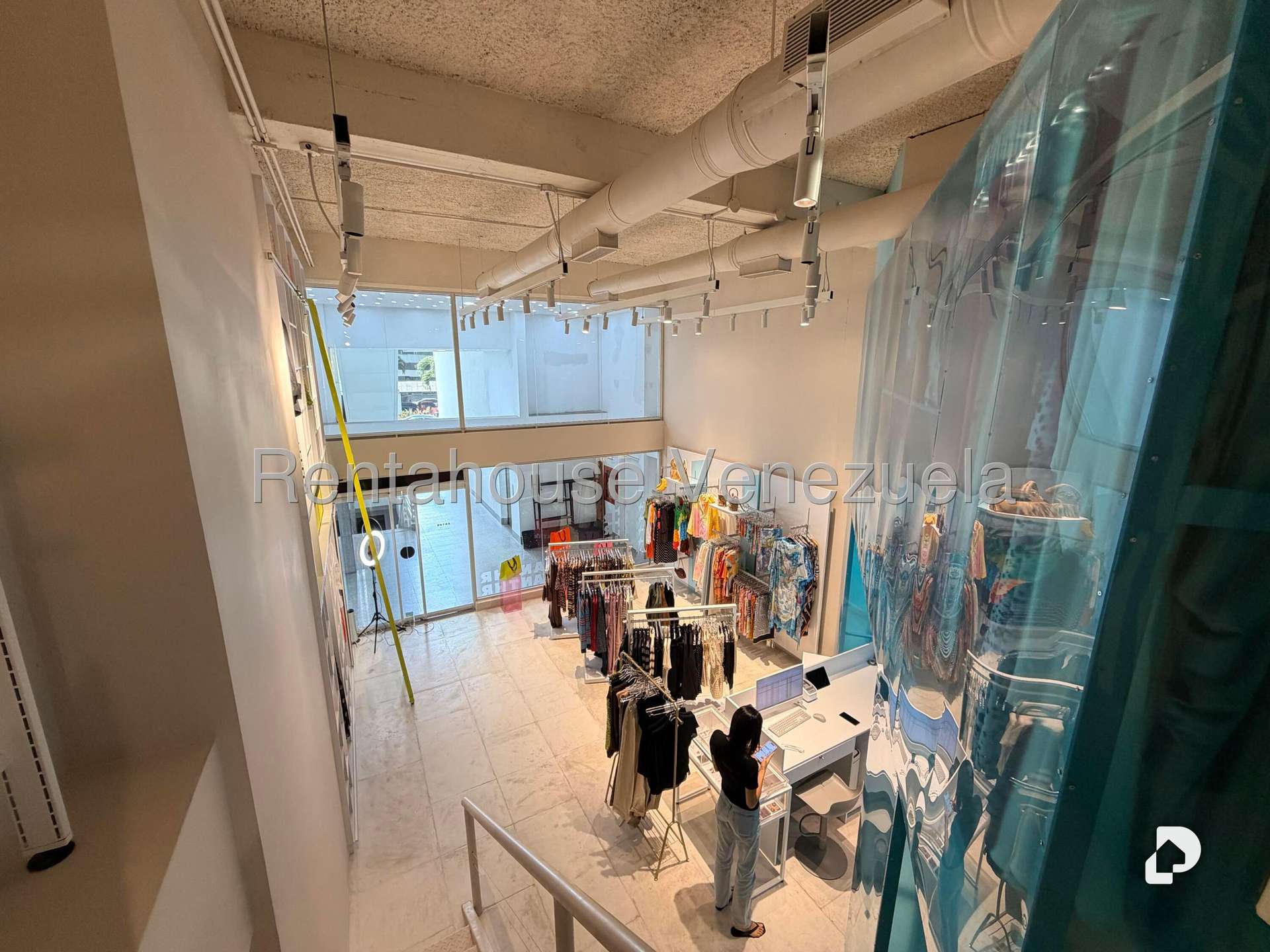 Local comercial en Las Mercedes, Caracas – 19