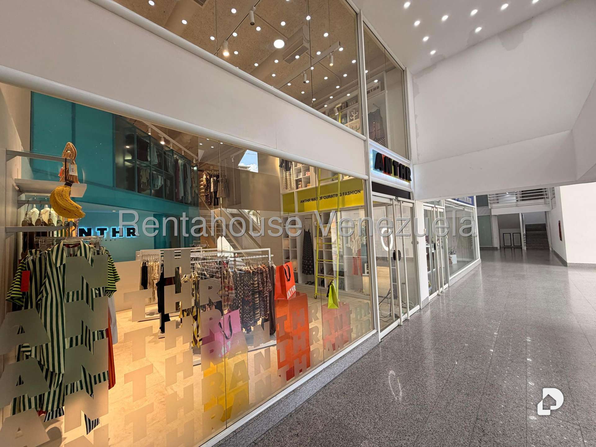 Local comercial en Las Mercedes, Caracas – 4
