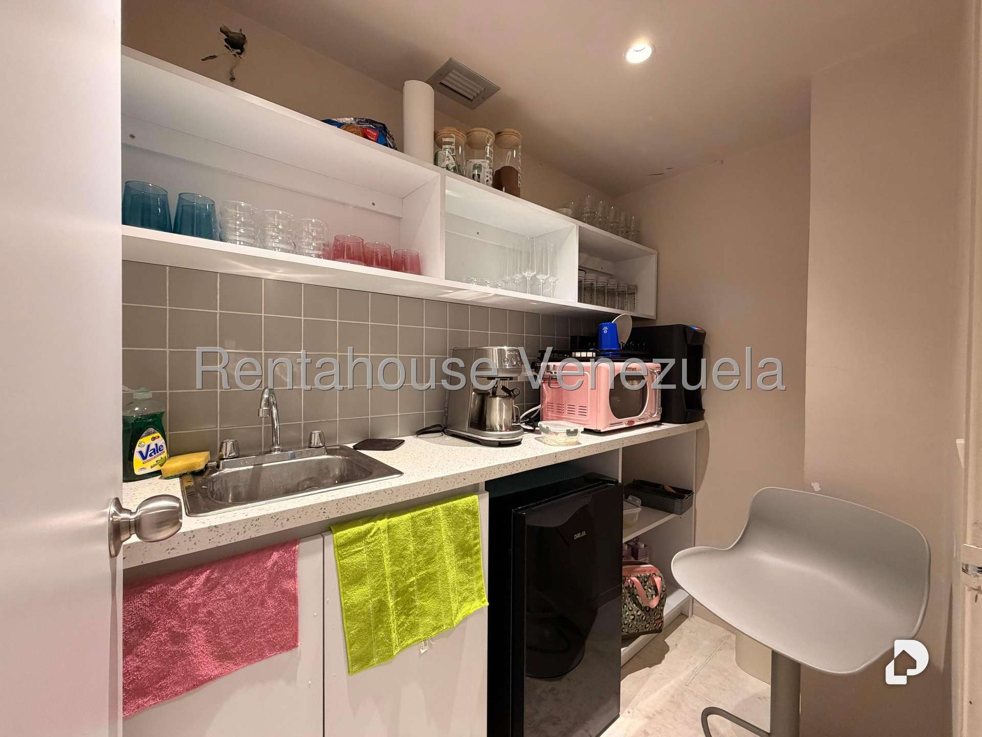 Local comercial en Las Mercedes, Caracas – 12