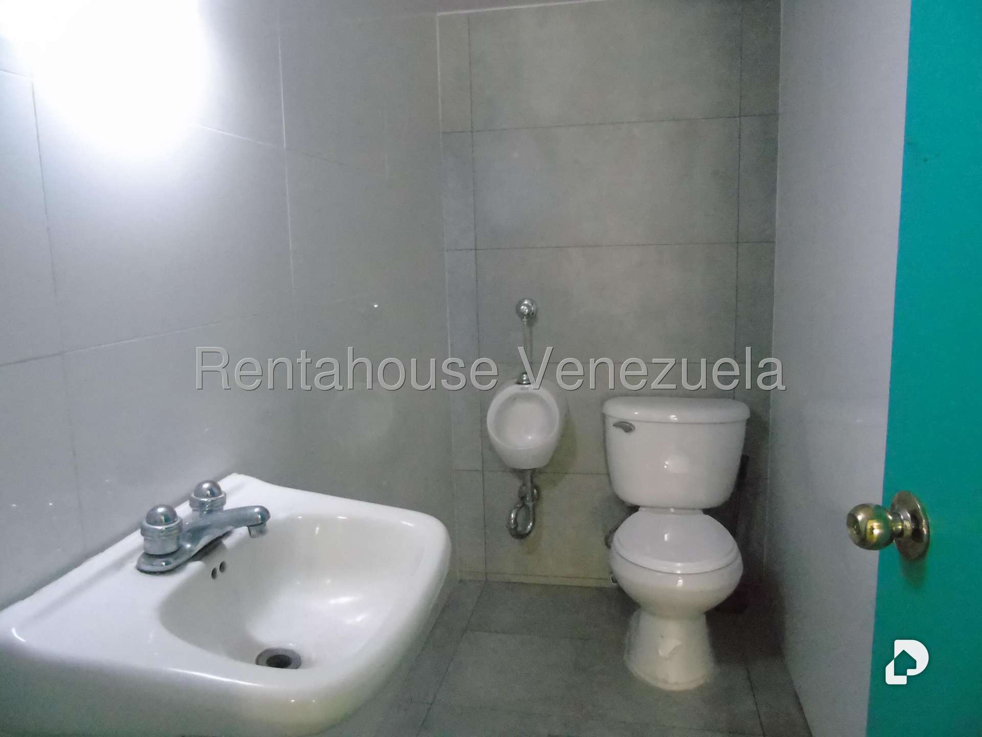 Local comercial en Los Palos Grandes, Caracas – 21