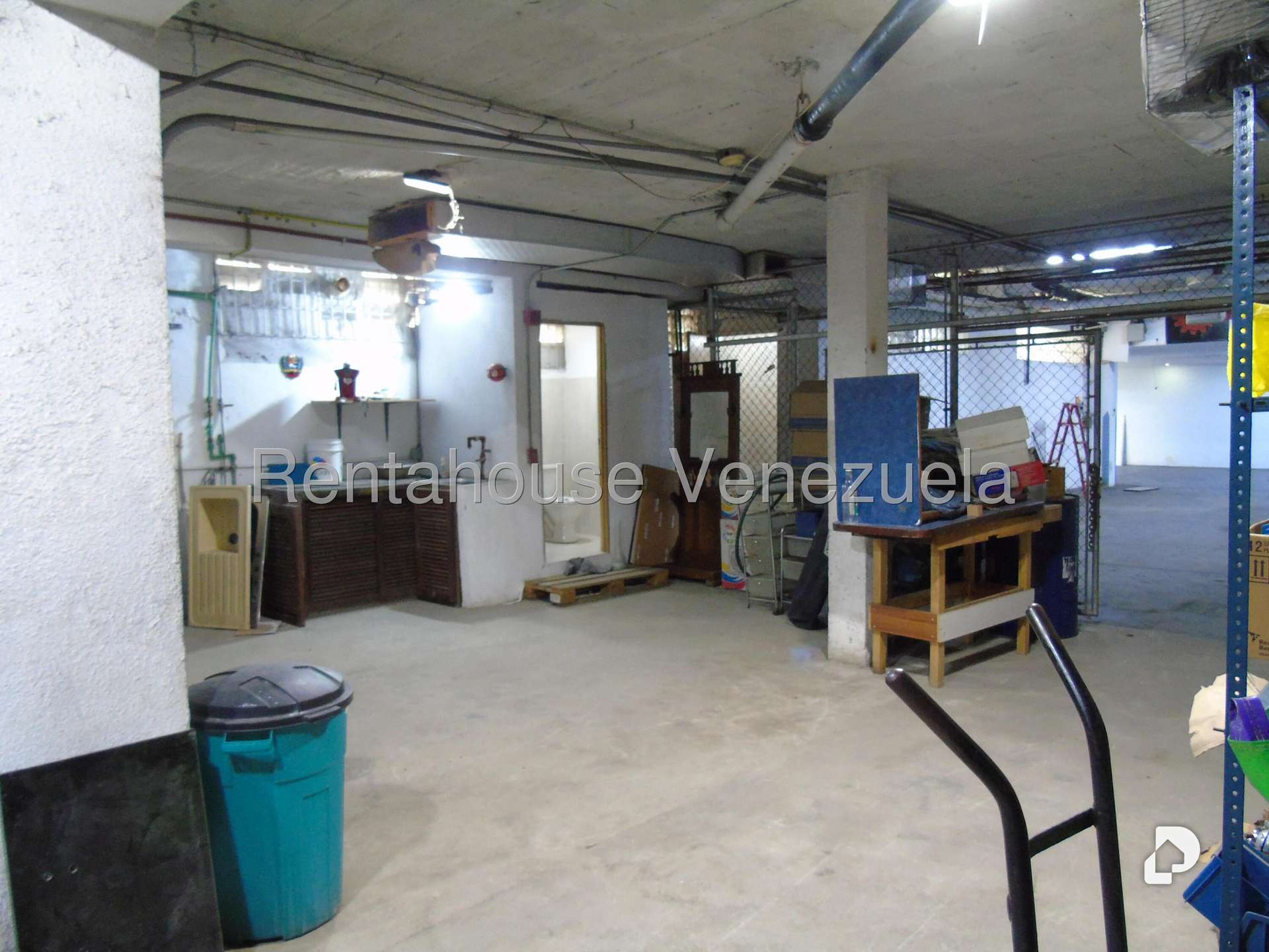 Local comercial en Los Palos Grandes, Caracas – 37