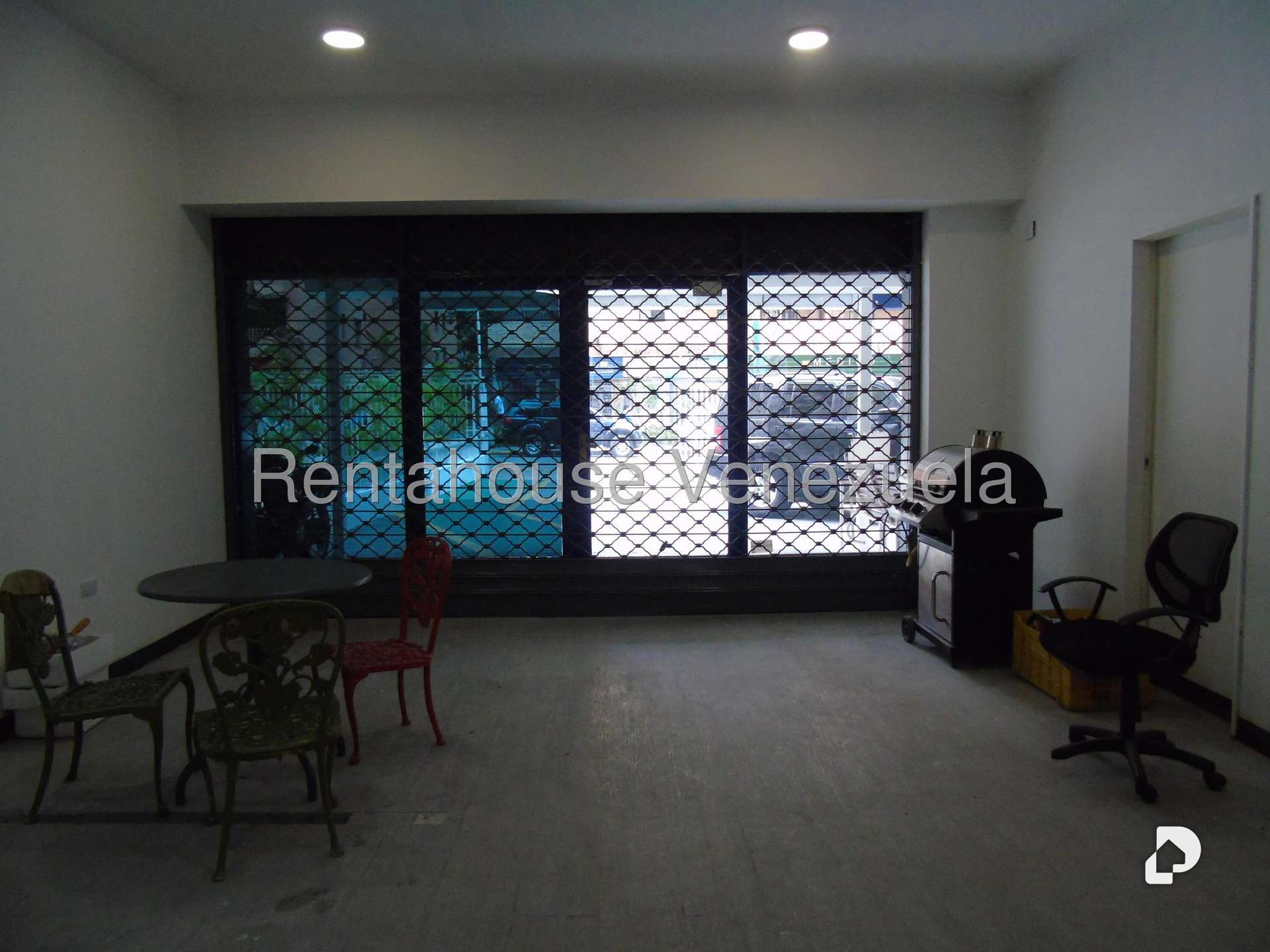 Local comercial en Los Palos Grandes, Caracas – 16