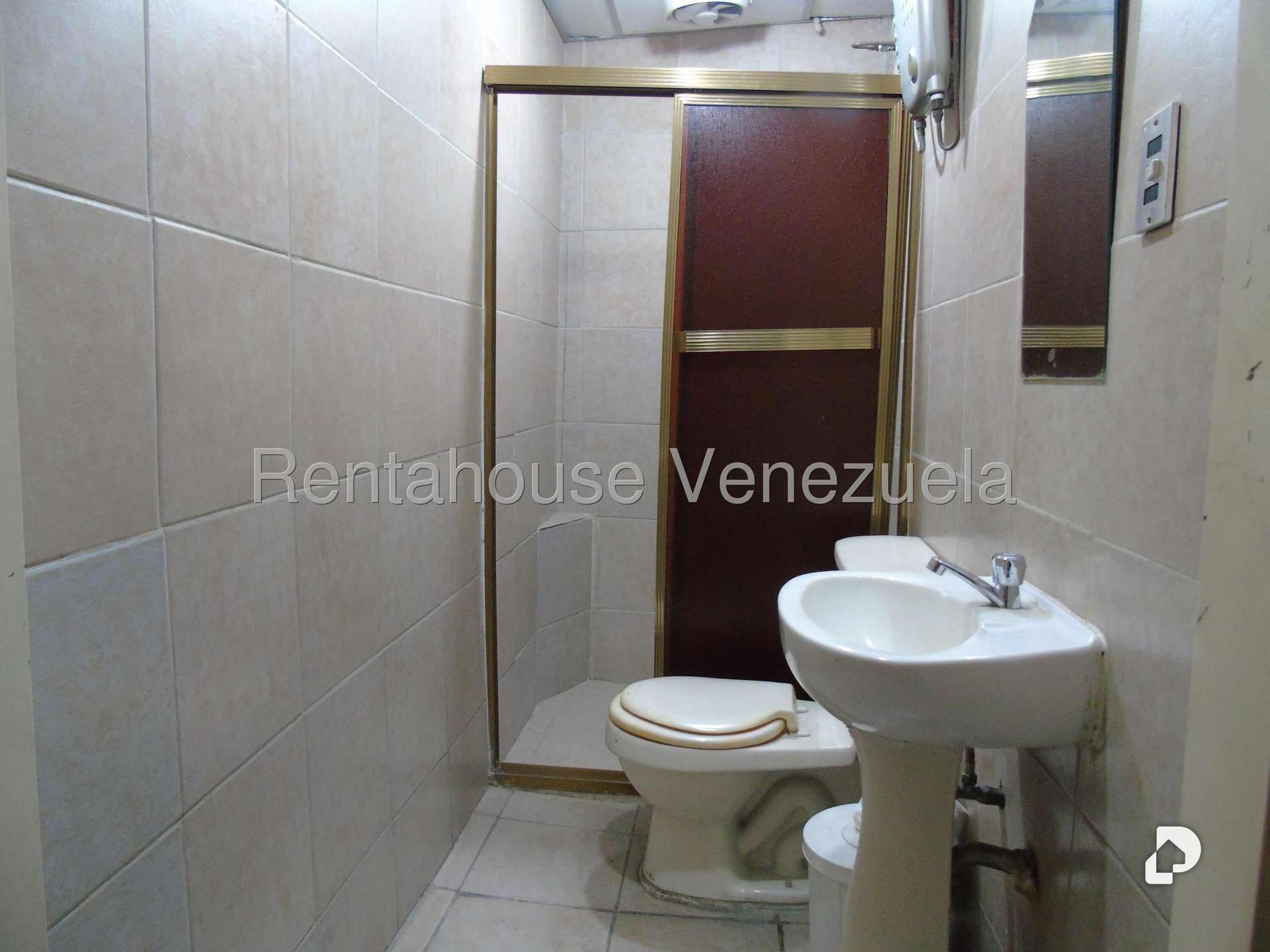 Local comercial en Los Palos Grandes, Caracas – 31