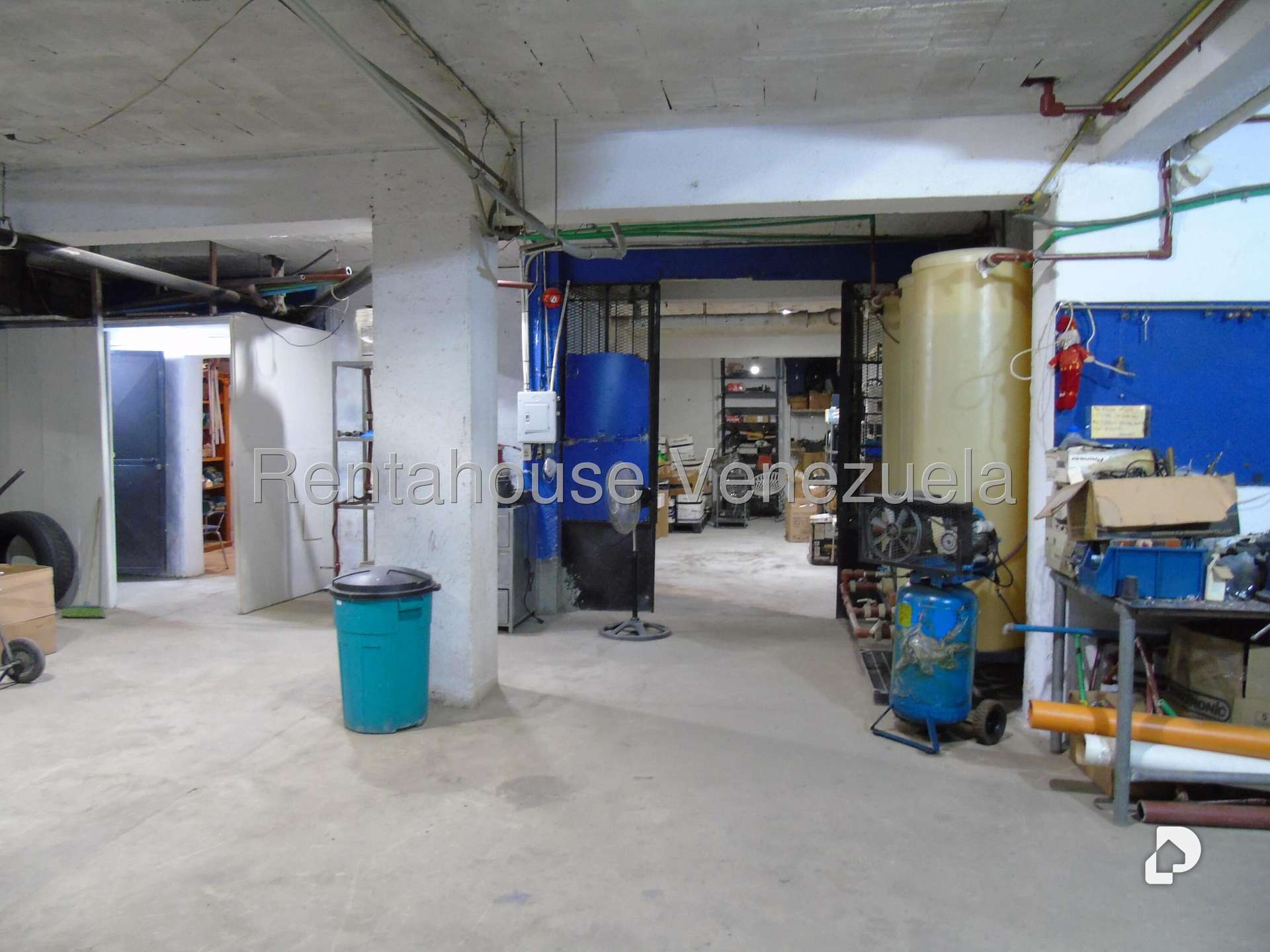 Local comercial en Los Palos Grandes, Caracas – 35