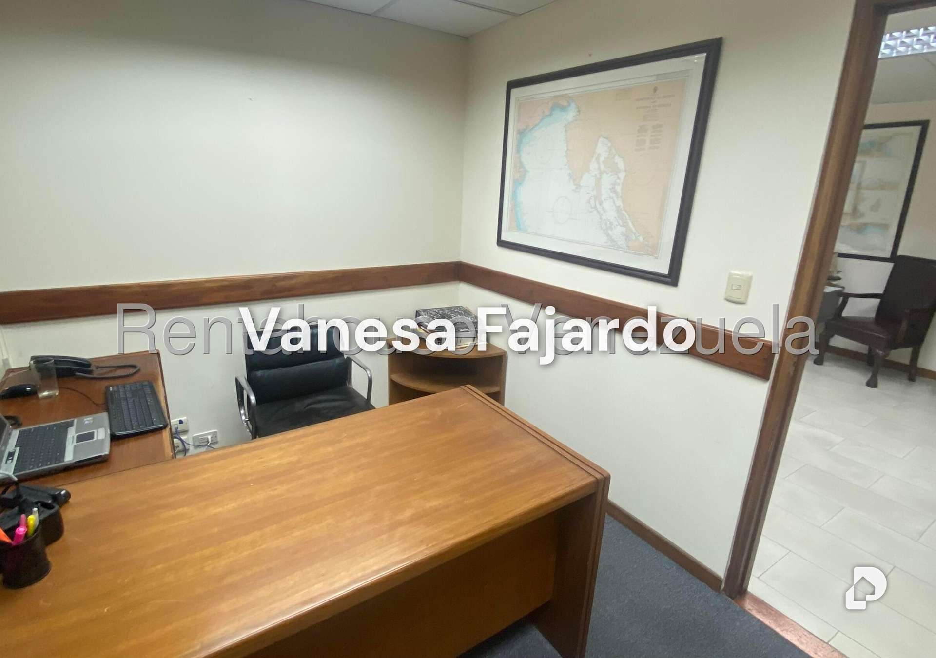 Oficina en Las Mercedes, Caracas – 17