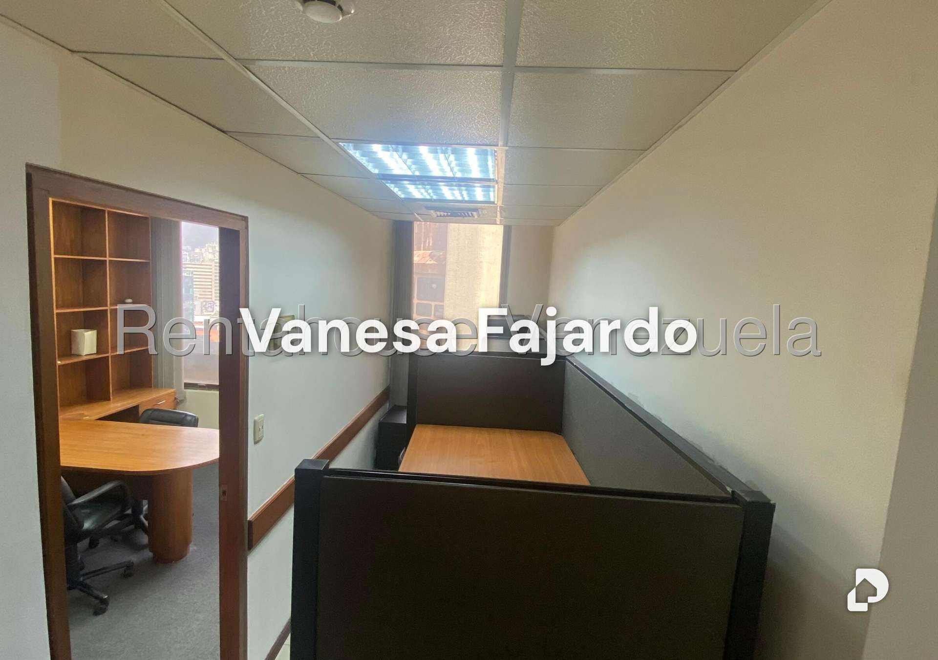 Oficina en Las Mercedes, Caracas – 19