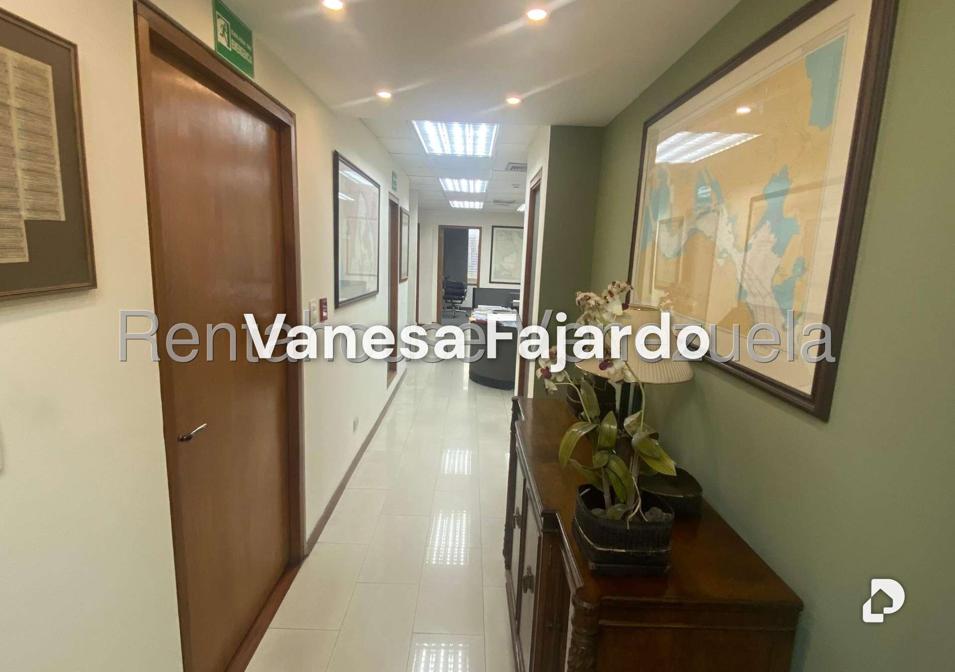 Oficina en Las Mercedes, Caracas – 12