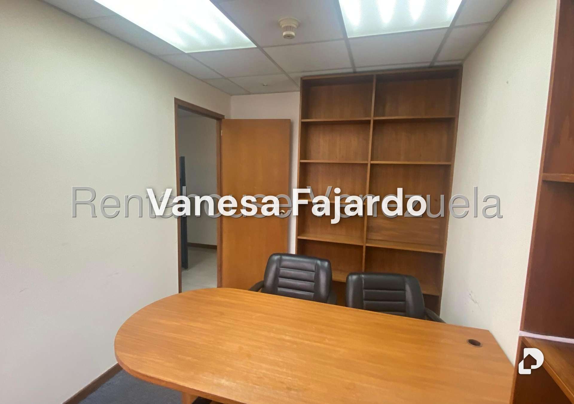 Oficina en Las Mercedes, Caracas – 23