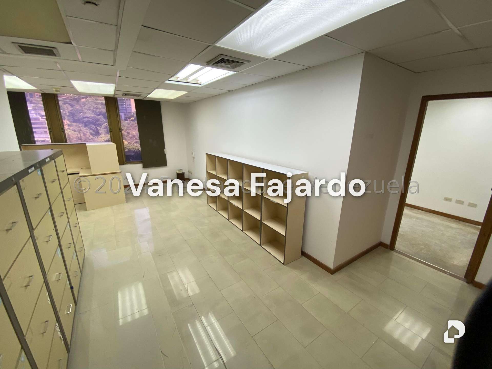 Oficina en Las Mercedes, Caracas – 30
