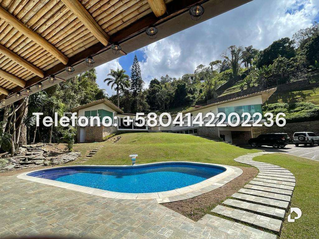 Casa en Alto Hatillo, Caracas – 2