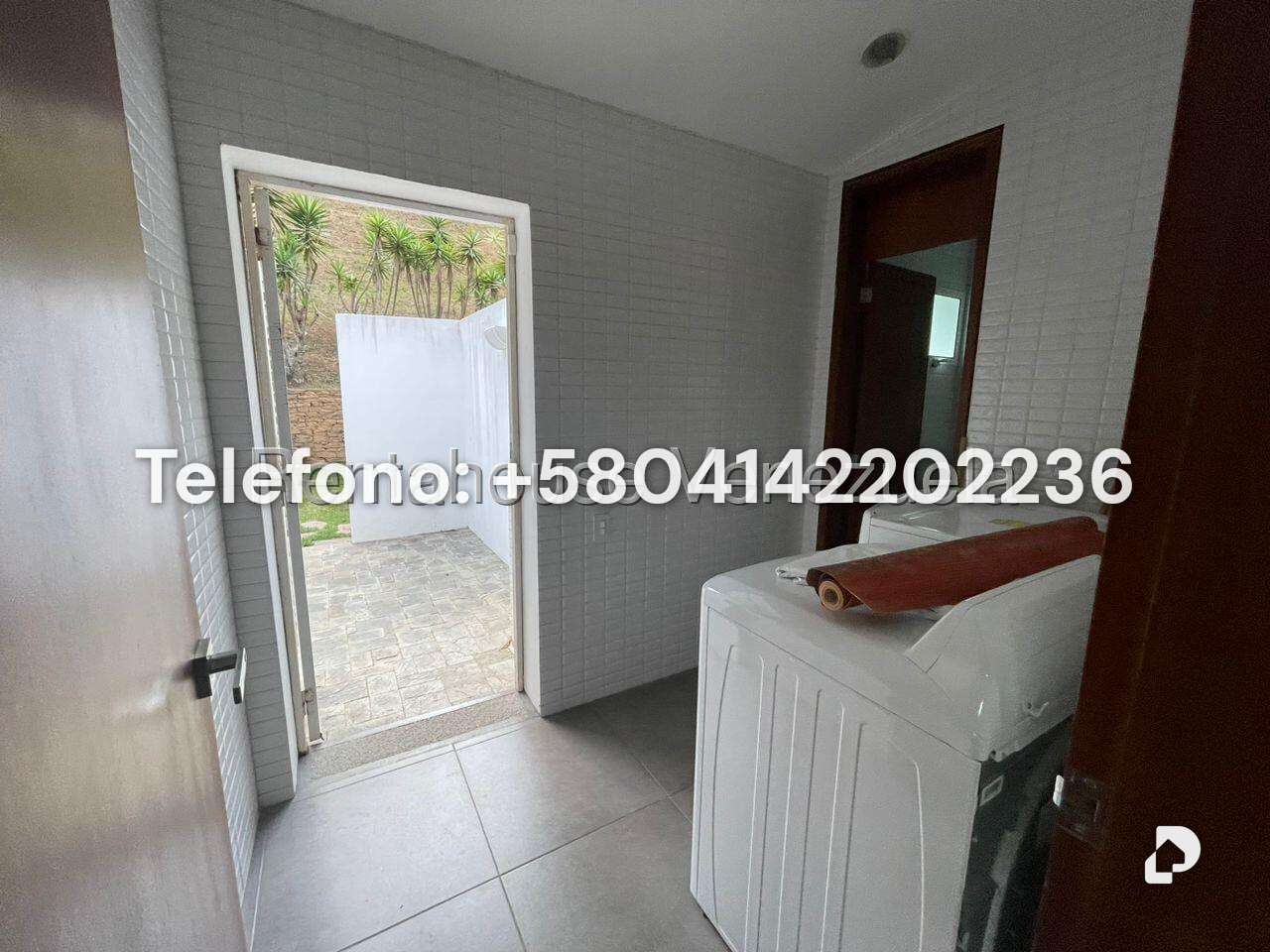 Casa en Alto Hatillo, Caracas – 35