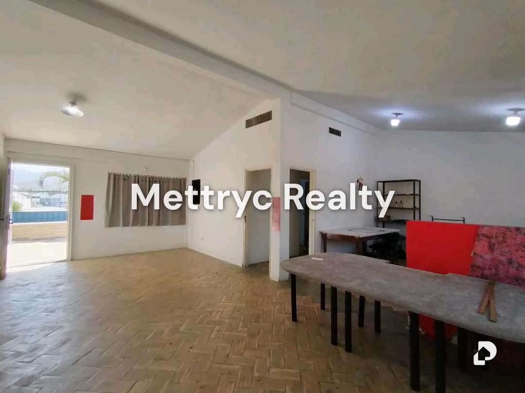 Local comercial en Complejo Los Jarales, Valencia – 3