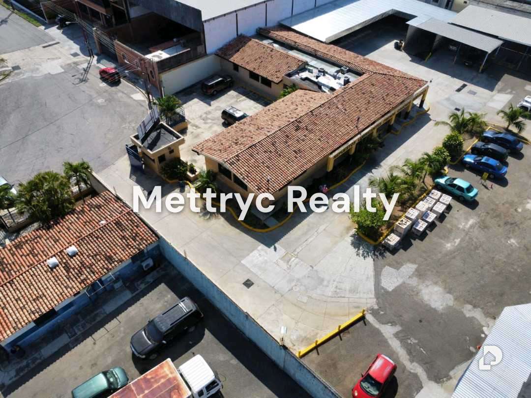 Local comercial en Complejo Los Jarales, Valencia – 24