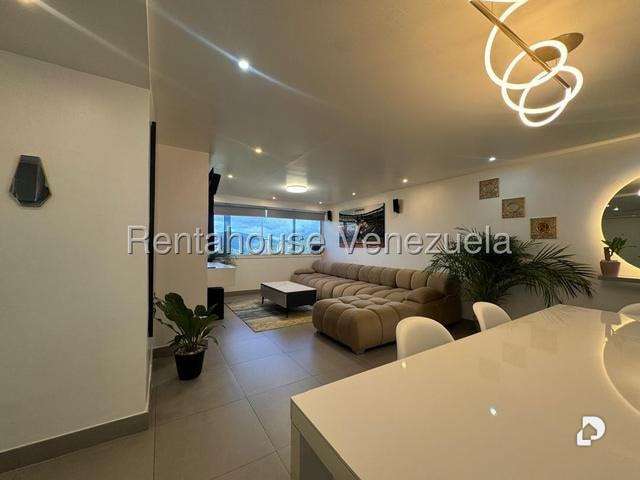 Apartamento en Lomas de Prados del Este, Caracas – 2