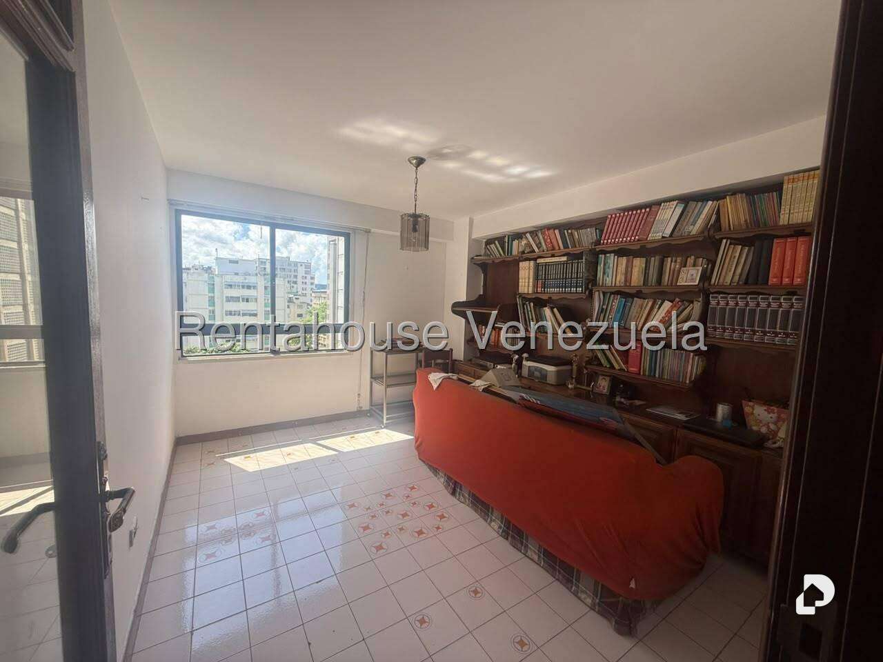 Apartamento en La Florida, Caracas – 11