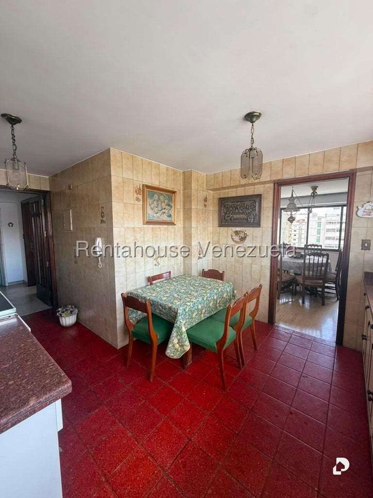 Apartamento en La Florida, Caracas – 12