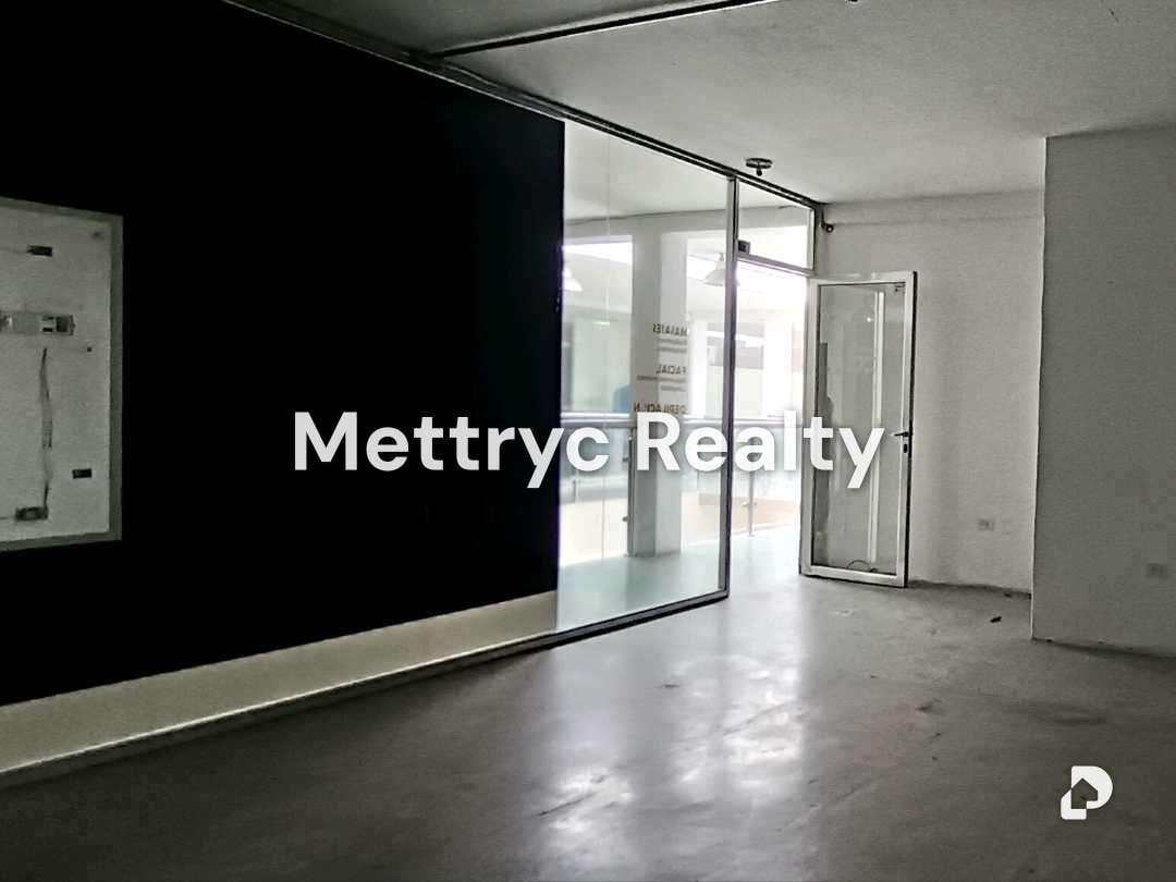 Local comercial en Catedral, Valencia – 1