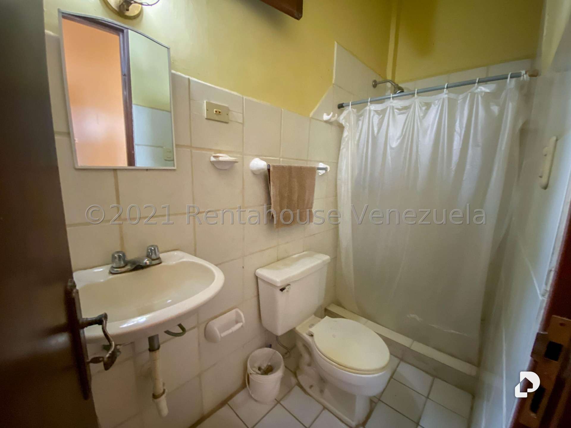 Local comercial en La Unión, Caracas – 28
