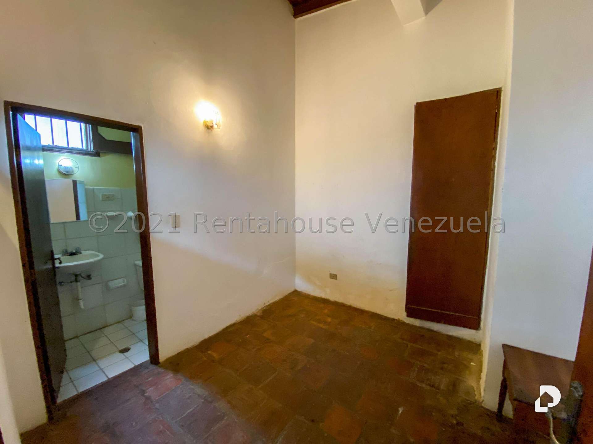 Local comercial en La Unión, Caracas – 27
