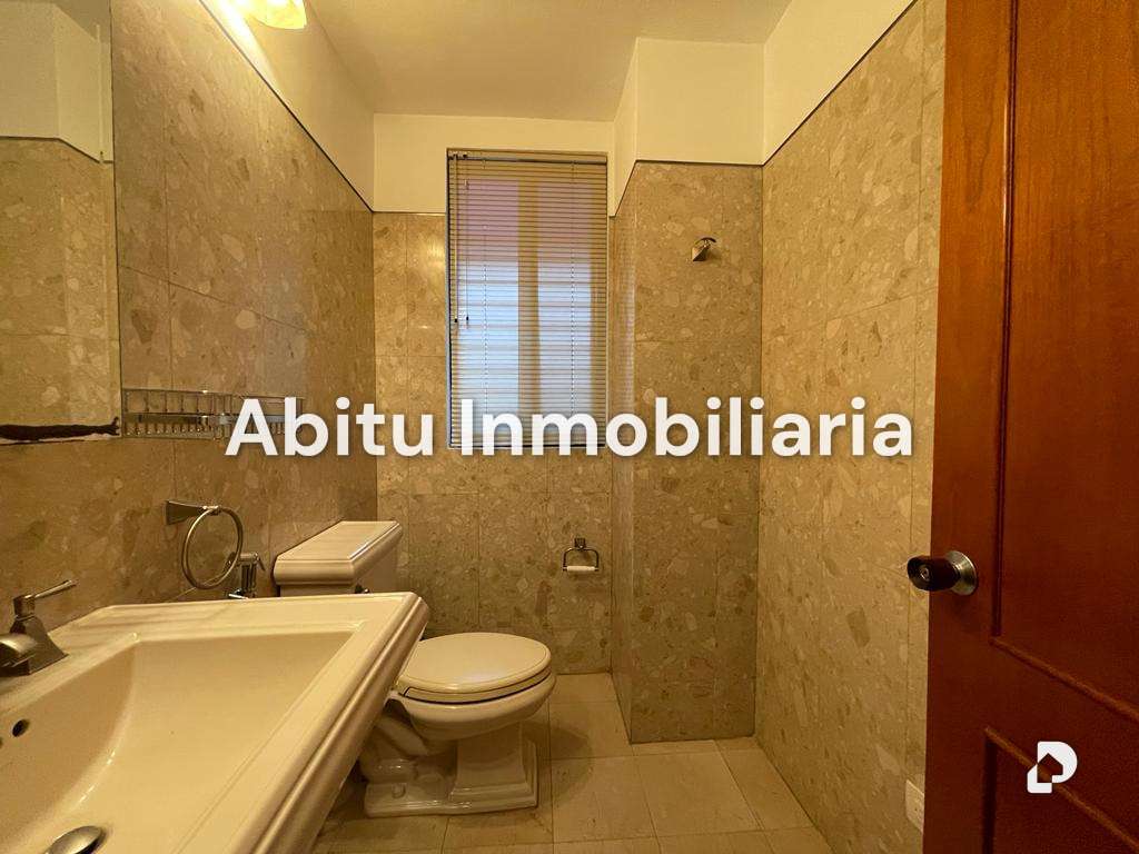 House in Oripoto, Caracas – 15
