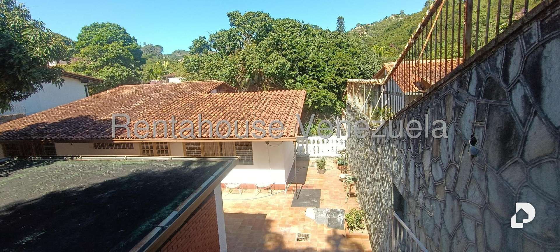 House in Prados del Este, Caracas – 46