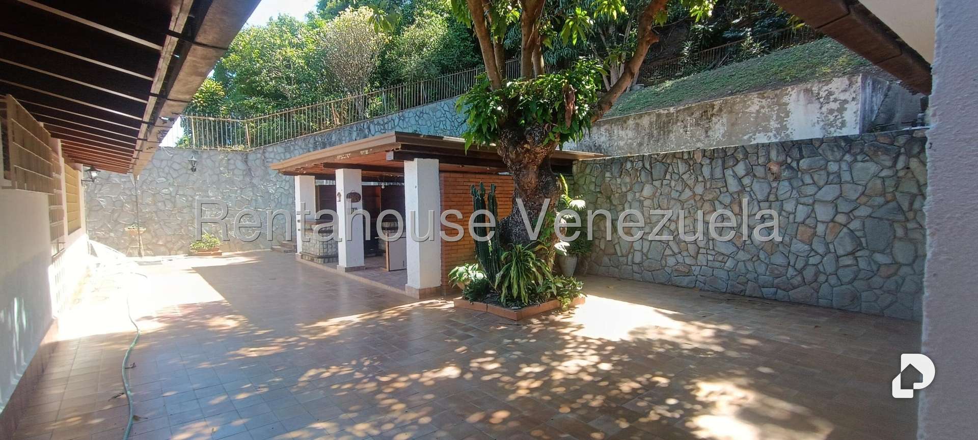 House in Prados del Este, Caracas – 33