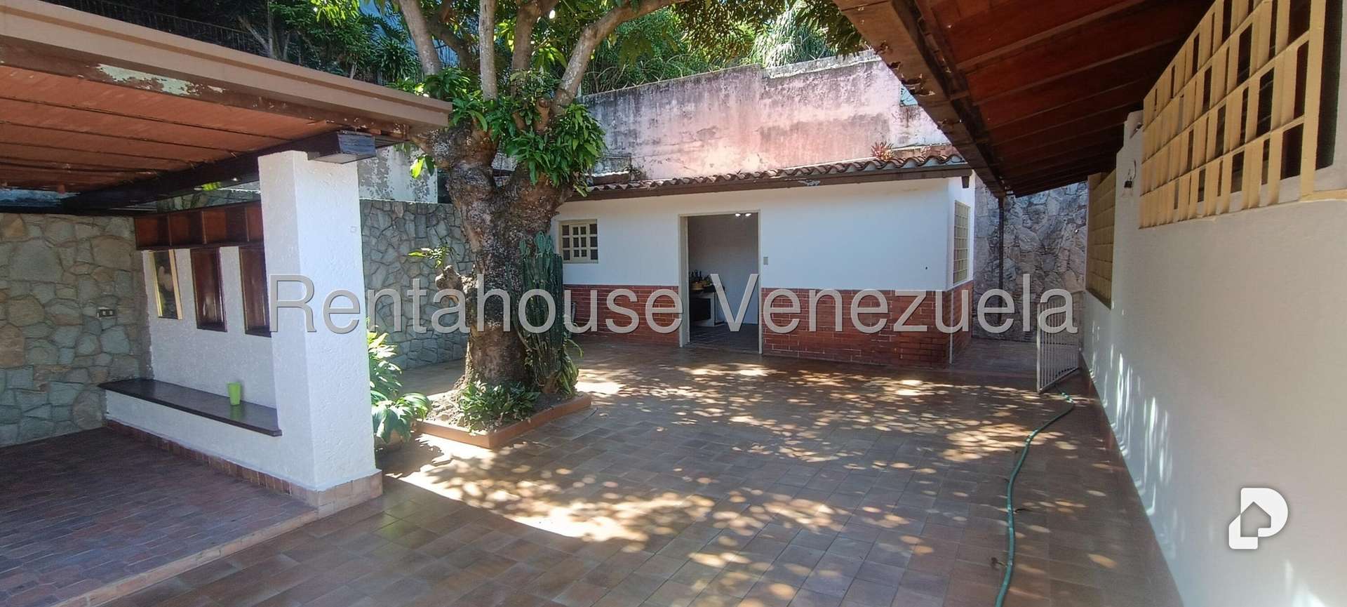 House in Prados del Este, Caracas – 36