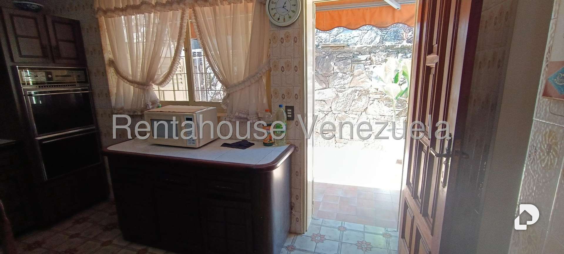 House in Prados del Este, Caracas – 11