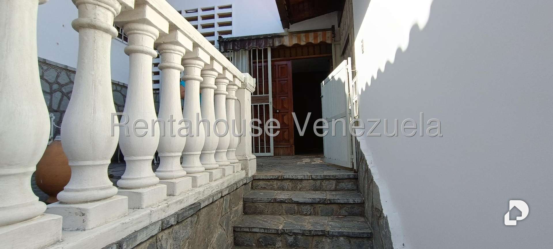 House in Prados del Este, Caracas – 22