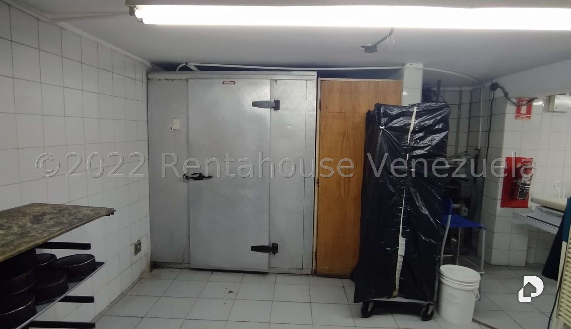 Local comercial en Los Chaguaramos, Caracas – 39