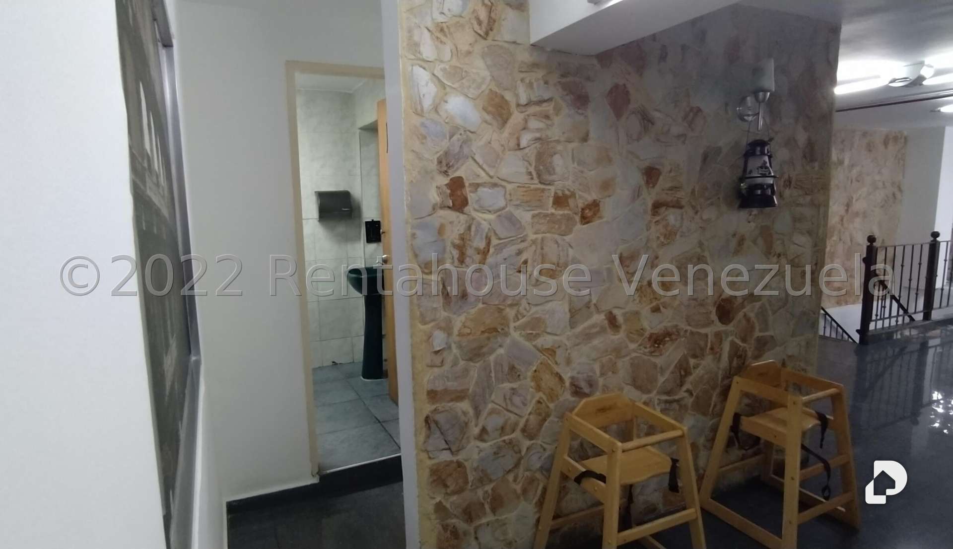 Local comercial en Los Chaguaramos, Caracas – 21