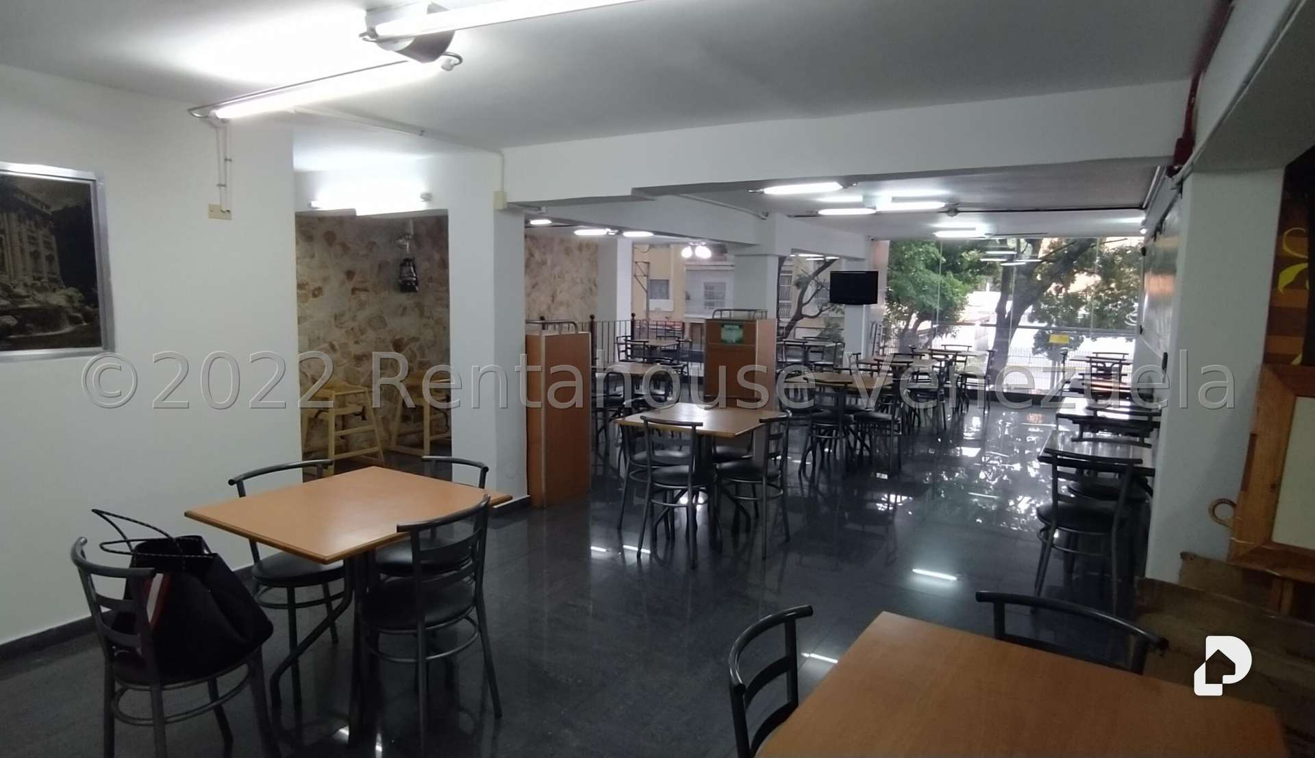 Local comercial en Los Chaguaramos, Caracas – 15