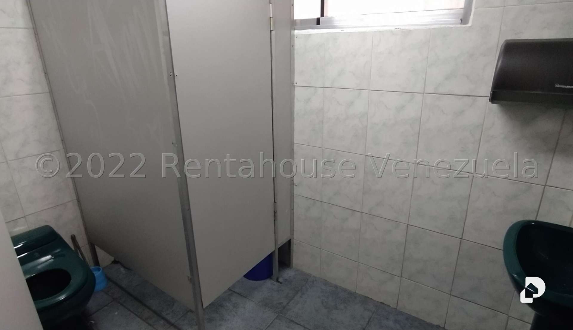 Local comercial en Los Chaguaramos, Caracas – 22