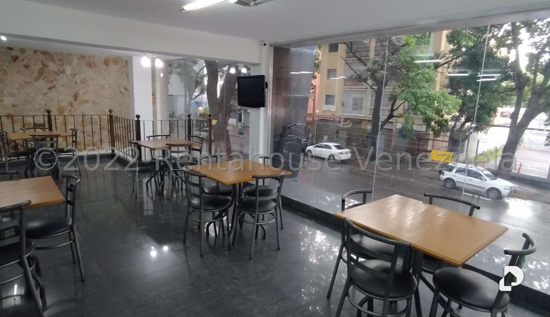 Local comercial en Los Chaguaramos, Caracas – 18