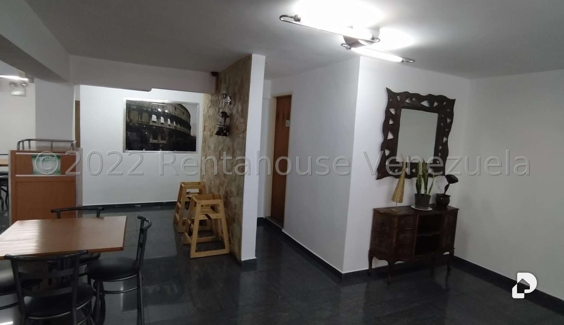 Local comercial en Los Chaguaramos, Caracas – 19