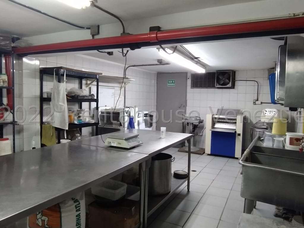 Local comercial en Los Chaguaramos, Caracas
