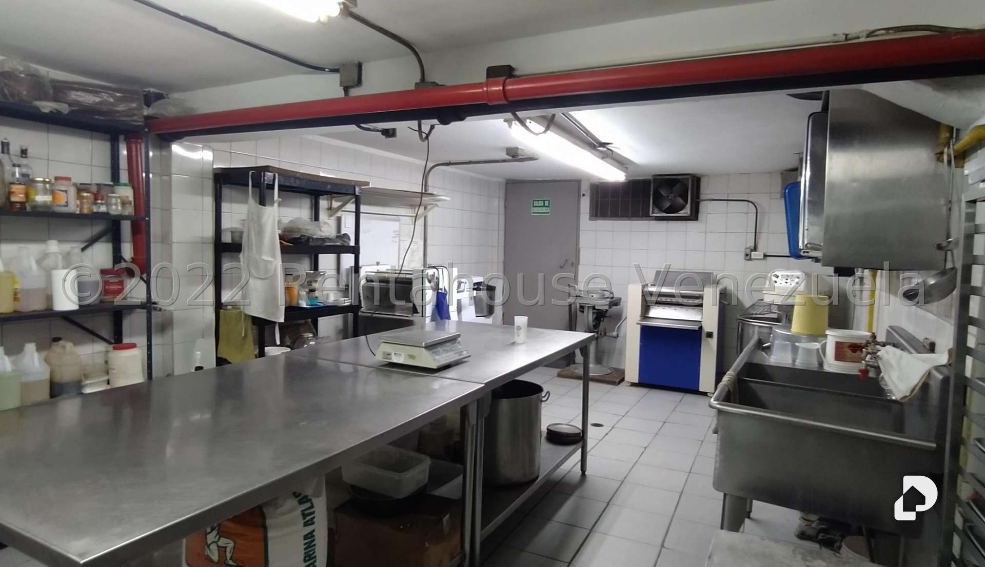 Local comercial en Los Chaguaramos, Caracas – 34