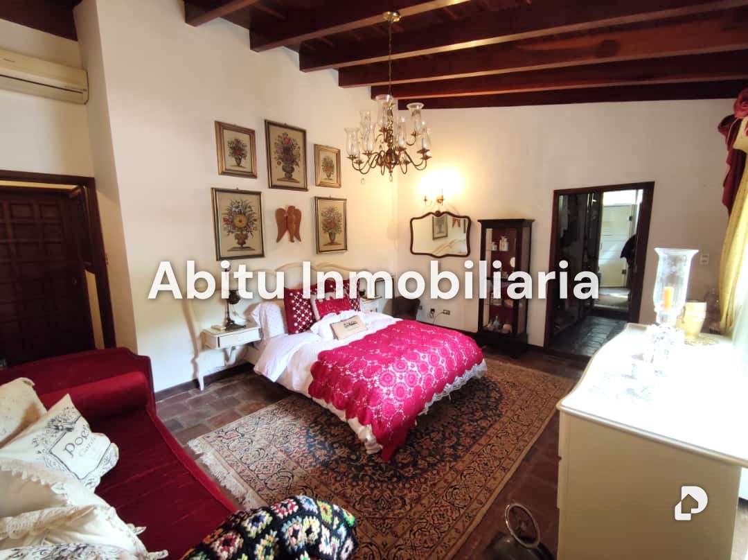 House in La Lagunita, Caracas – 12