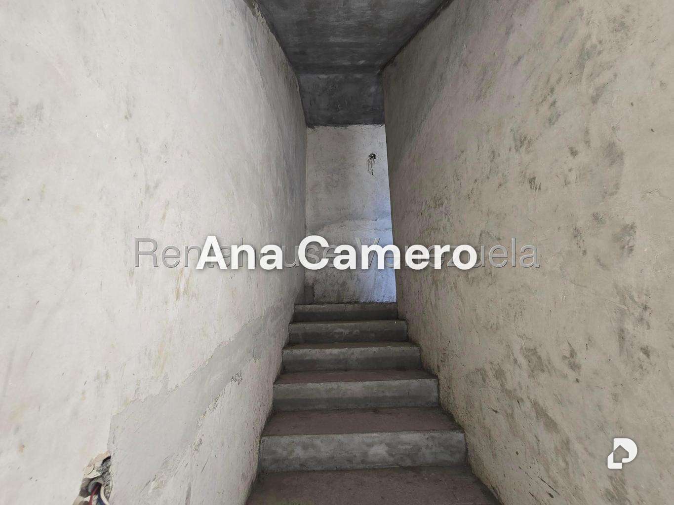 Casa en Altamira, Caracas – 15