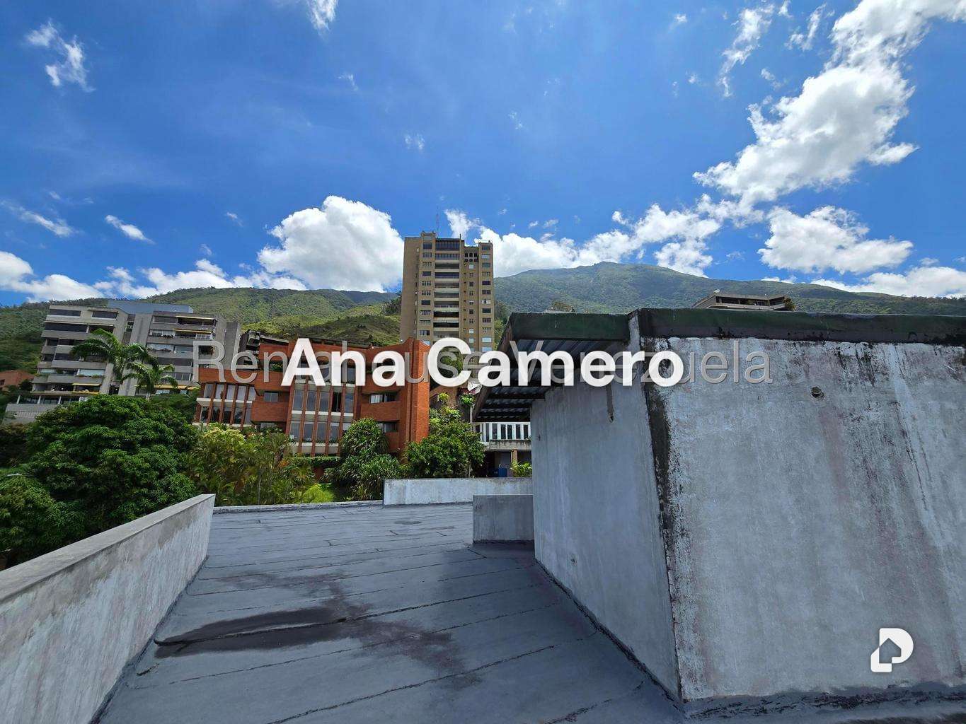 Casa en Altamira, Caracas – 23