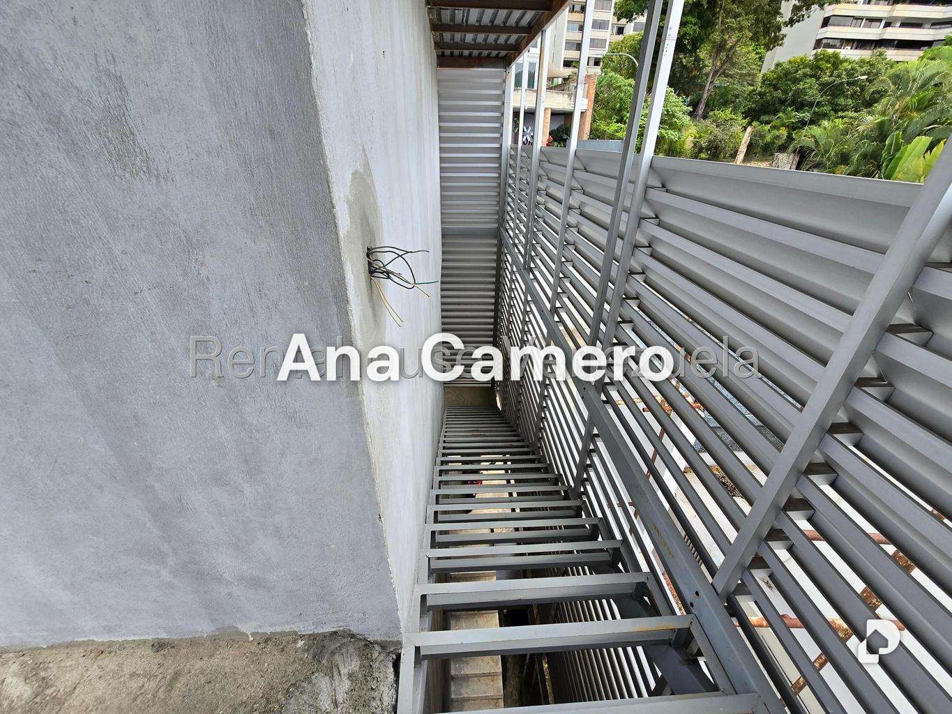 Casa en Altamira, Caracas – 24