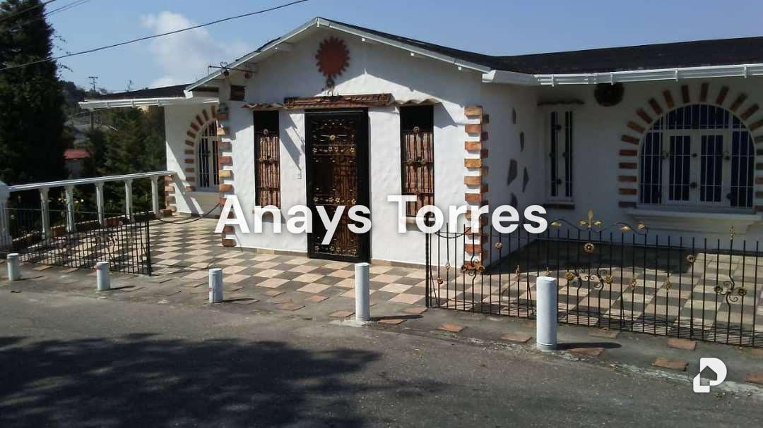 House in El Limón, Altos Mirandinos – 1