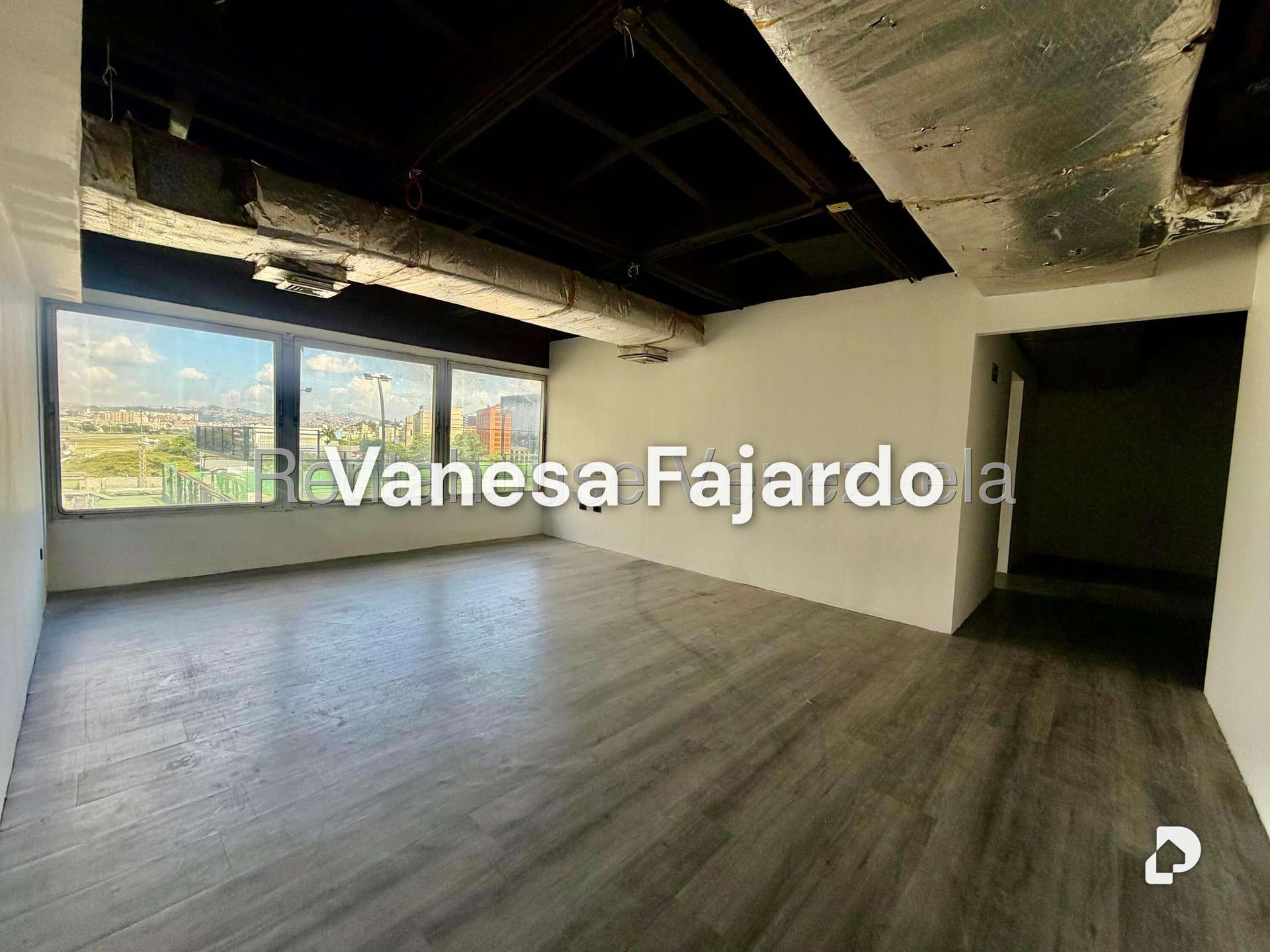 Oficina en Chuao, Caracas – 8
