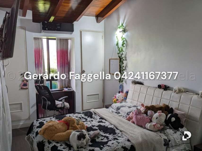 Casa en Urbanización Miranda, Caracas – 17