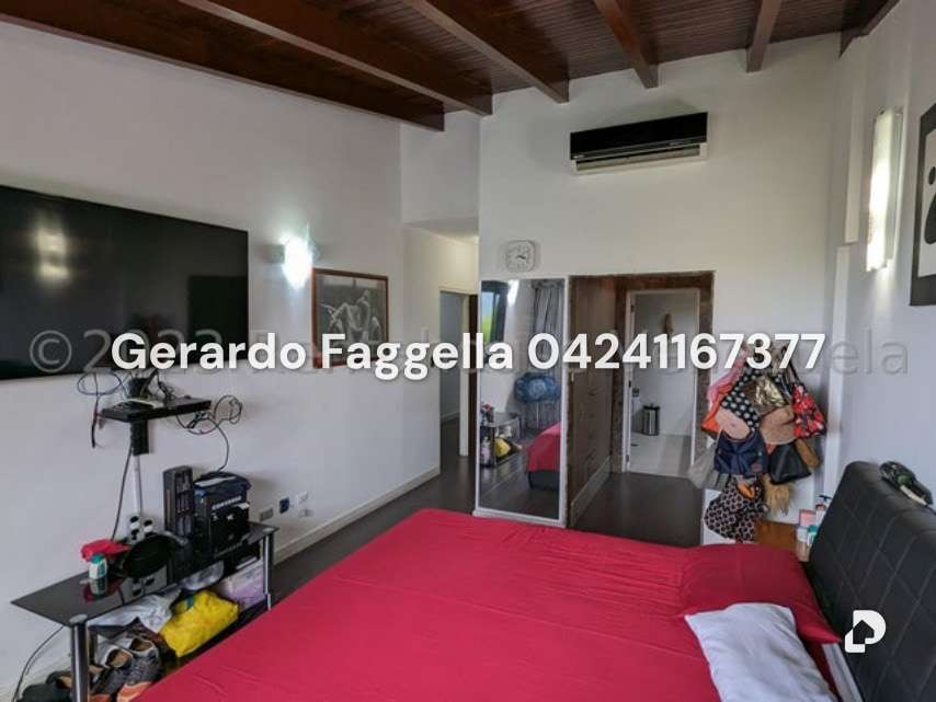 Casa en Urbanización Miranda, Caracas – 16