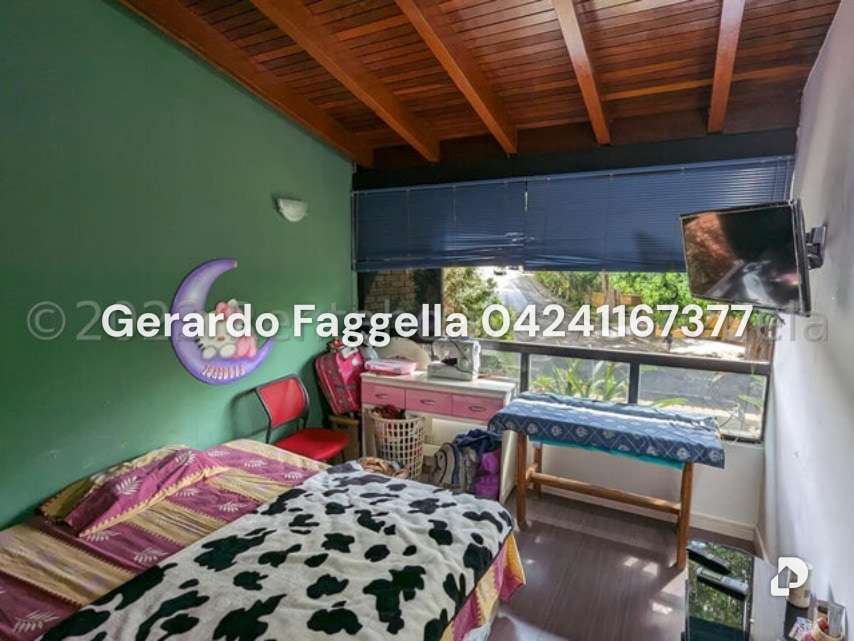 Casa en Urbanización Miranda, Caracas – 11