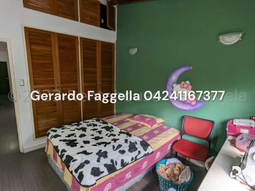 Casa en Urbanización Miranda, Caracas – 12