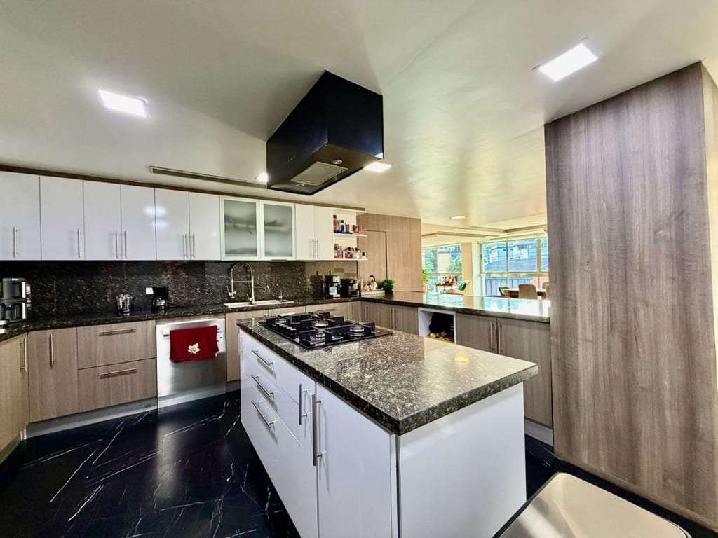 Penthouse en Los Naranjos (Las Mercedes), Caracas