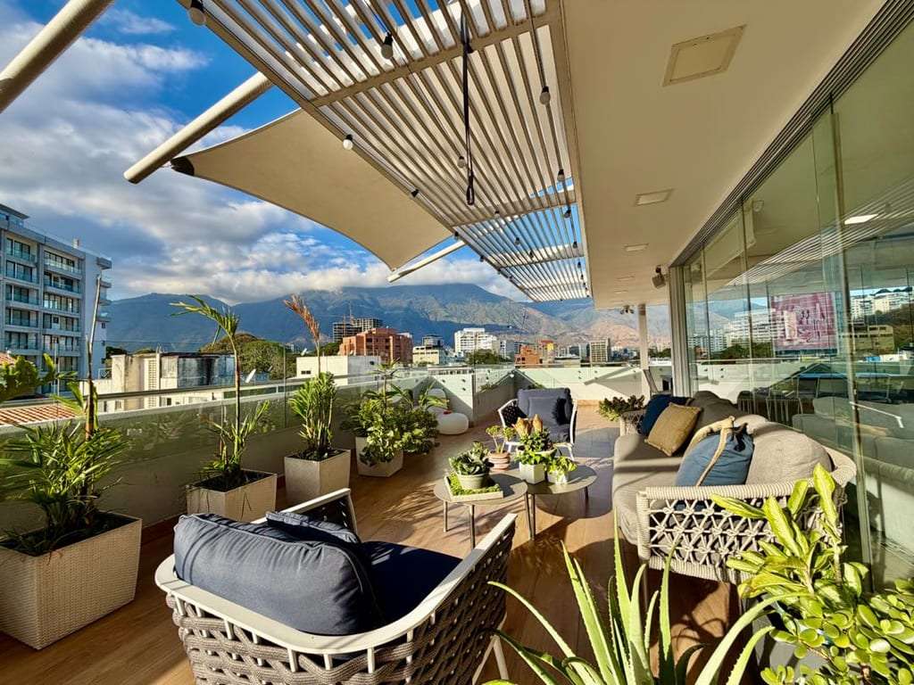 Penthouse en Los Naranjos (Las Mercedes), Caracas